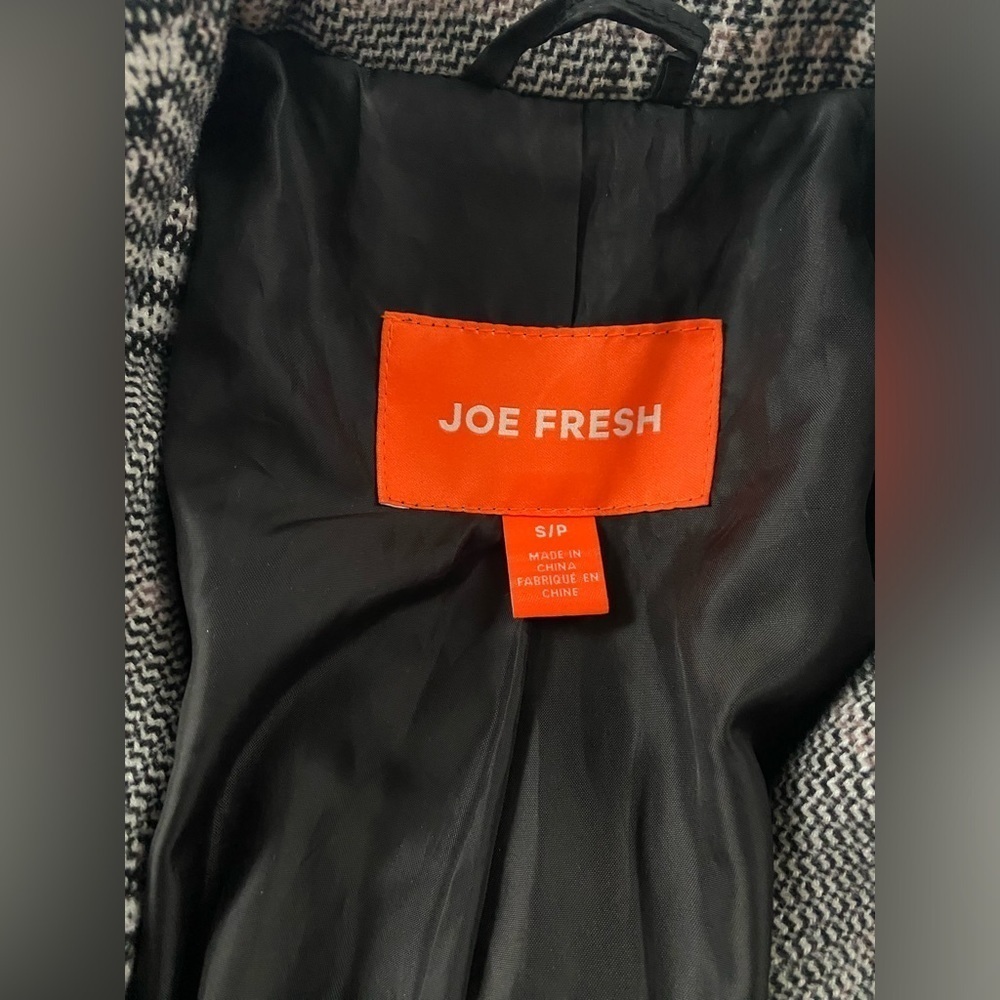 Joe Fresh White and Black Plaid Coat, Size Small - Picture 9 of 10